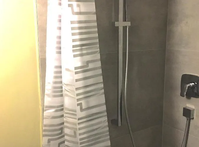 One - One Seven Апартаменты Кобленц